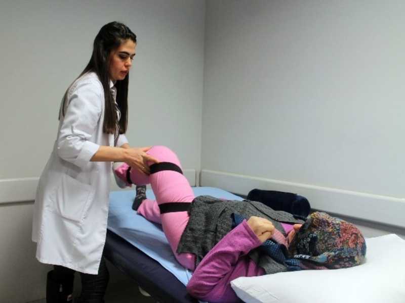 Fizyoterapi İle Ayağa Kalktı Fizyoterapi İle Ayağa Kalktı