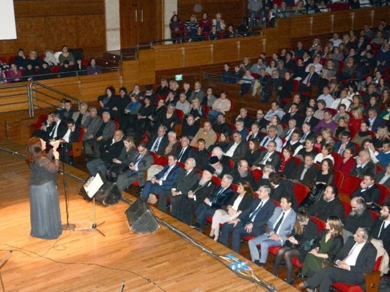 İzmir’de Haris Alexiou Rüzgarı İzmir’de Haris Alexiou Rüzgarı