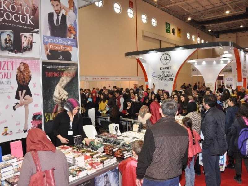 Karadeniz Kitap Fuar’ını 110 Bin Kişi Ziyaret Etti