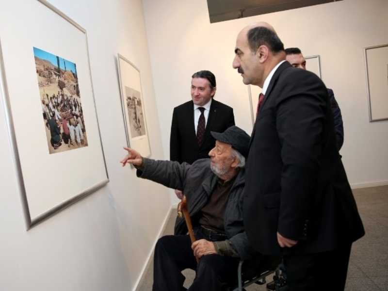 Ara Güler’den Aşık Veysel’e Vefa