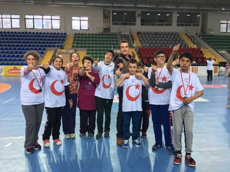 Özel Sporcular, Atletizm Şenliğinde Buluştu Özel Sporcular, Atletizm Şenliğinde Buluştu