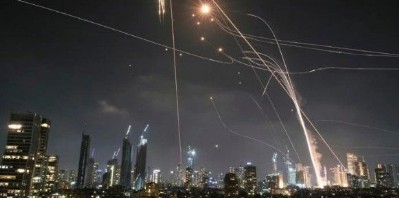İran, Telaviv'i Canlı Yayında Vurdu
