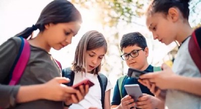 Okullarda Cep Telefonu Yasaklanacak