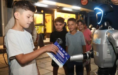 İnsansı Robot Canik Sokaklarında