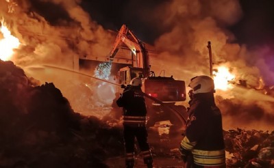 Bafra OSB'de Korkutan Yangın Bafra OSB'de Korkutan Yangın