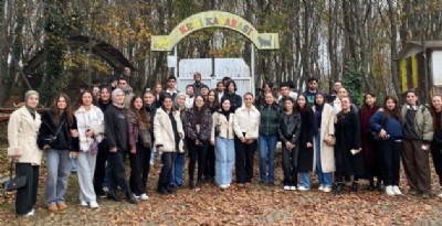 OMÜ'lü Öğrencilerden Hayvanlara Mama Yardımı