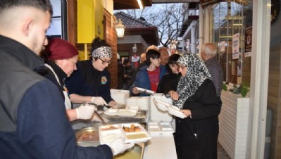 Atakum'da Ücretsiz İftar Atakum'da Ücretsiz İftar