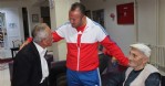 Kadıköysporlu minikler yaşlıları unutmadı