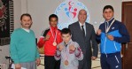 Özyurt'tan başarılı sporculara ödül