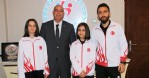 Özyurt'tan başarılı sporculara ödül