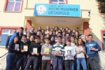 Üniversite öğrencilerinden okul kütüphanesi