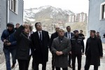 İstinat duvarı çöktü, aileler evsiz kaldı!