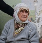 93 yaşındaki kadının evi yandı