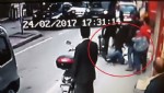 Sokak ortasında müşteriyi dövdü