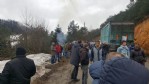 Çöp tesisini yol keserek protesto ettiler