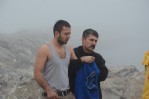 Kayalıklara çıktı kendini kesti