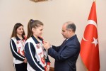 Şampiyonlardan Vali Aktaş’a ziyaret