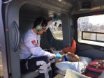 Göçük altında kalan işçi helikopterle nakledildi