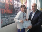 530 sporcu şehit aileleri için ter döktü