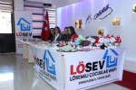 Öğrenciler lösemili çocuklar için stant açtı