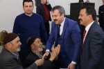 700 yaşlı insan yemekte bir araya geldi