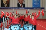 Bakan Kılıç, genç güreşçileri ödüllendirdi