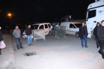 Mahalleli yolu kapattı