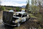 İmamı oy kullandı otomobili dışarıda yandı