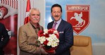 Başkan Tok ve gençlerden Samsunspor’a ziyaret