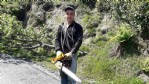Ekmek onun için ağaçların tepesinde