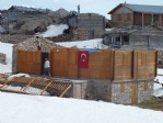 Yayla evlerini fırtına vurdu