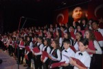 120 kişilik koro 8 farklı dilde konser verdi