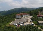 Belediyeden okul bahçesine oyun parkı