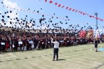 1600 öğrencinin mezuniyet sevinci