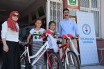 Okulda yıl sonu görsel sanatlar sergisi