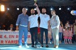 En benzer ikizler yarıştı