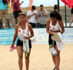 Kızlar plajda Almanya'ya yenildi