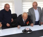 En yaşlı ozana yaşgünü sürprizi