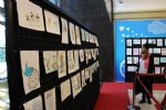 Demirhindi, çocukların karikatürlerini çizdi