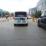 Dolmuş parası istediği polisi darp etti