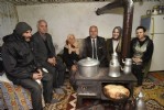 Tekkeköy'de bir aile sıcak yuvaya kavuştu