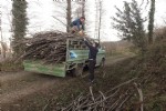 Odun yükünü boşaltmaya gülümseten çözüm