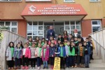 Minik öğrencilerden huzurevi ziyareti
