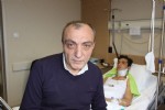 Tek yumrukla çenesini iki yerden kırdı