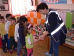 Polis minik öğrencilerle bir araya geldi