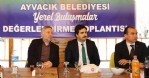 Ayvacık'ta muhtarlarla değerlendirme toplantısı