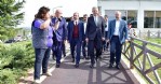 Bakan Demircan, binicilik tesisini gezdi