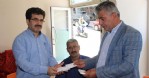 Muhtarlardan ihtiyaç sahiplerine yardım