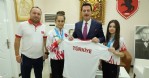 Başkan Tok şampiyonları ağırladı