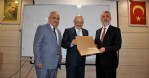 İlk dersi kurucu Dekan verdi